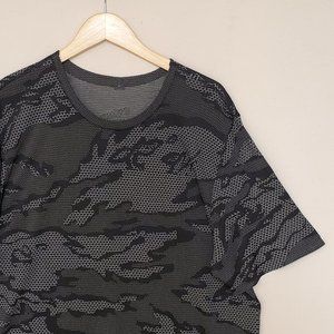 Lululemon Black Camo Melbourne Metal Vent Tee XXL